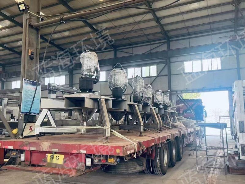 刮泥機、雙曲面攪拌機、潛水曝氣機發(fā)貨